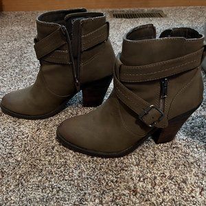 Bongo Ankle Boots